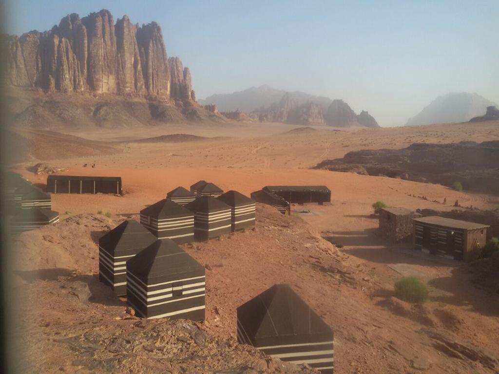 Wadi Rum Quiet Village Camp Exterior photo